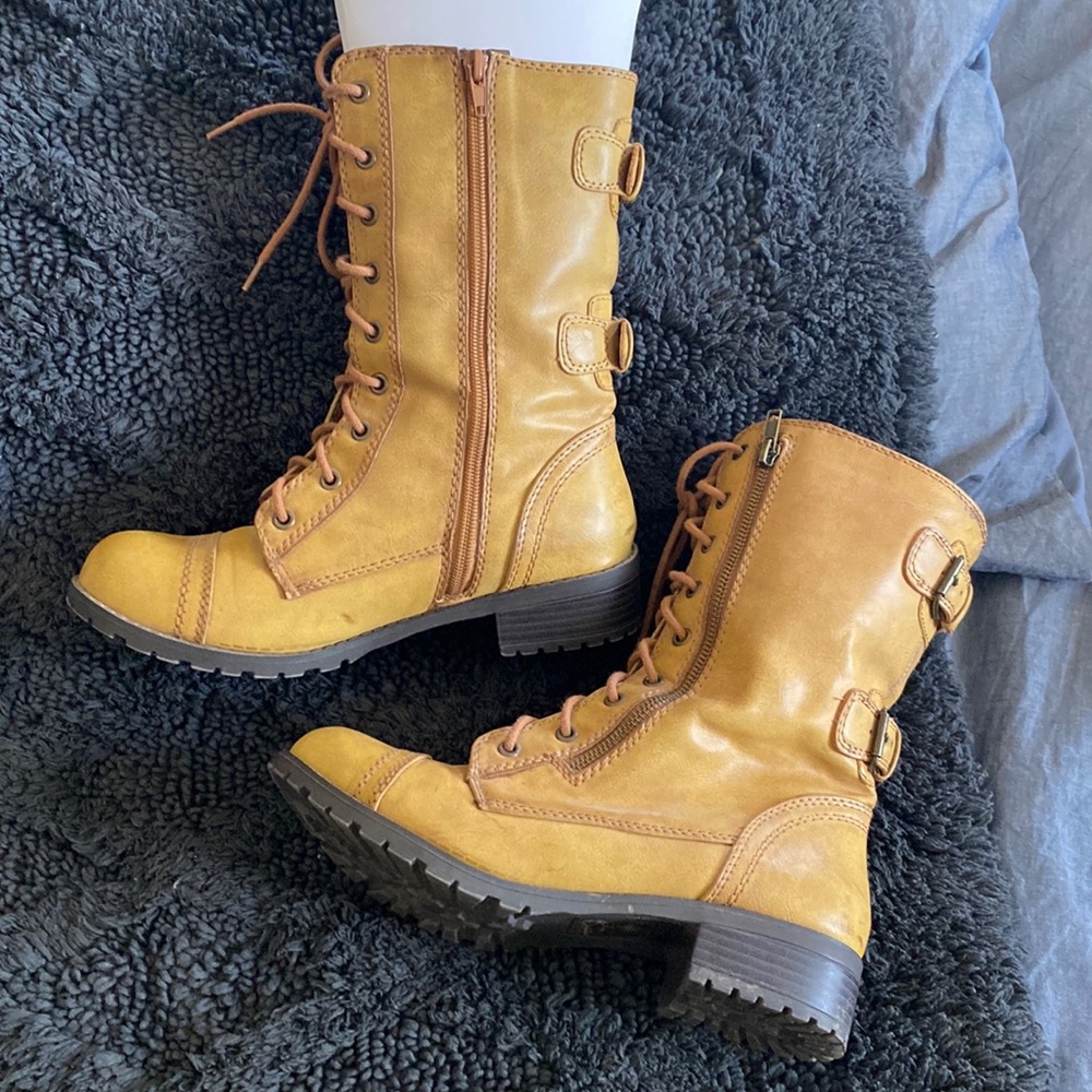 Lace up boots
